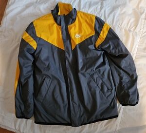Nike Boys Size L Reversable Coat in Yellow and Gray